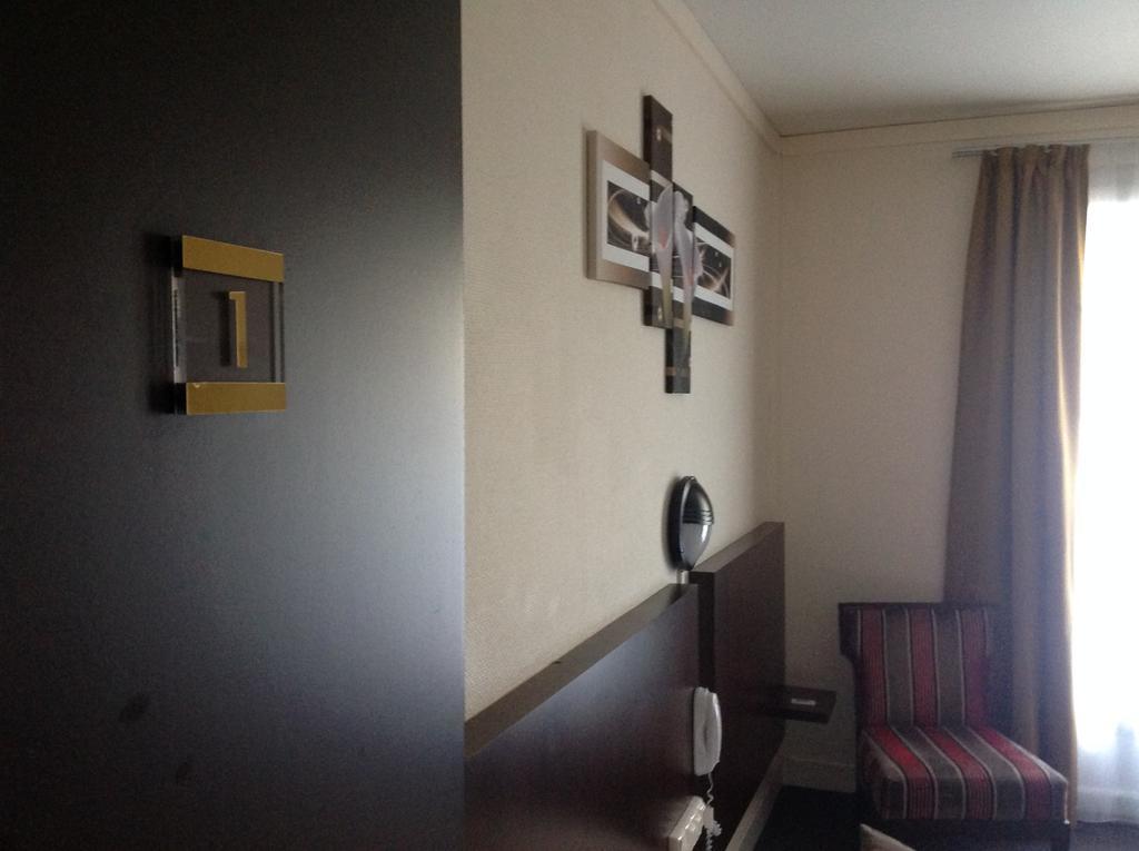 Hotel de la Paix Caen Habitación foto